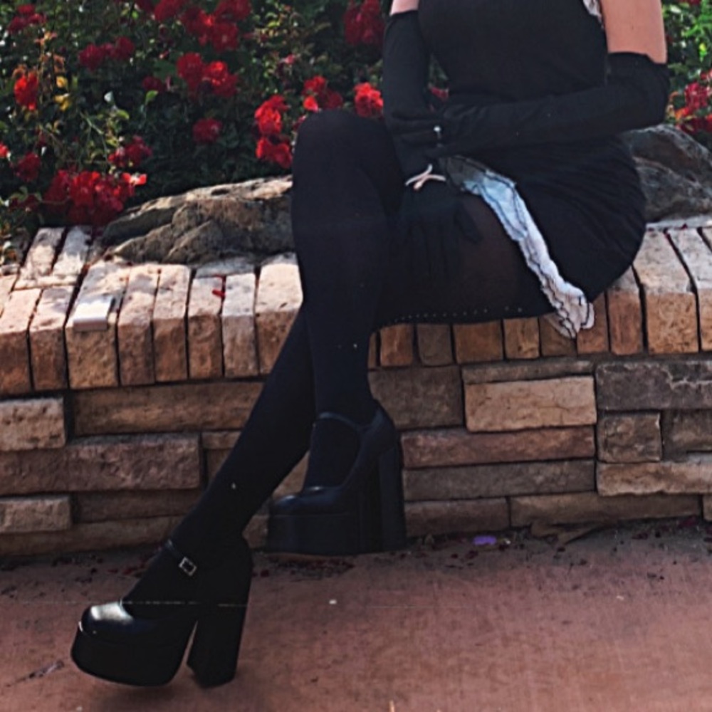 Platform chunky heeled ankle strap pumps